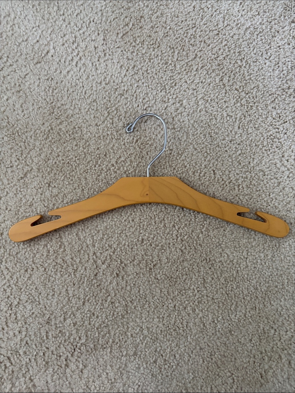 Set of Wooden 30 Hangers - Natural Wood - Picture 2 of 2